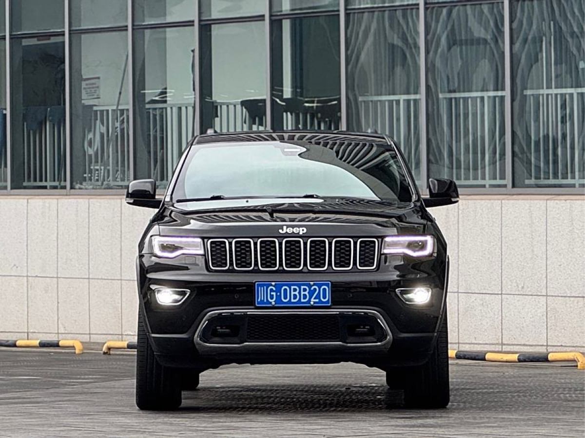 Jeep 大切諾基  2020款 3.0L 精英導航版圖片