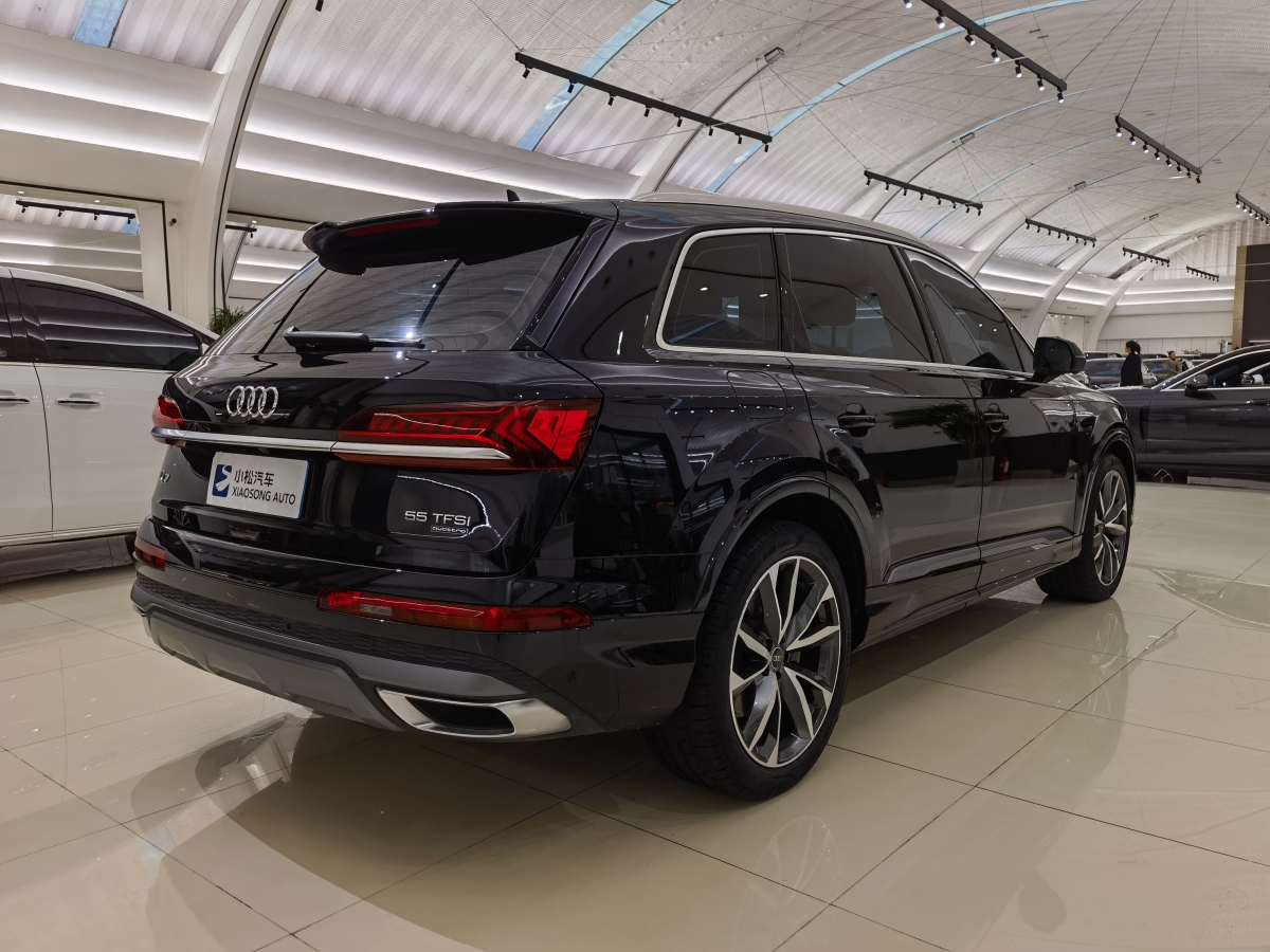 奧迪 奧迪Q7  2023款 55 TFSI quattro S line運(yùn)動(dòng)型圖片