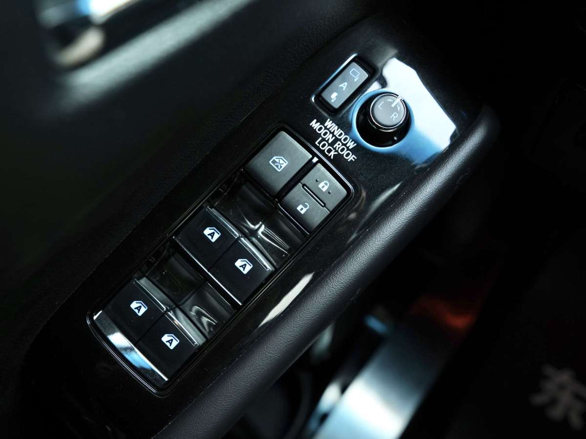 丰田 威尔法  2020款 双擎 2.5L HV尊贵版图片
