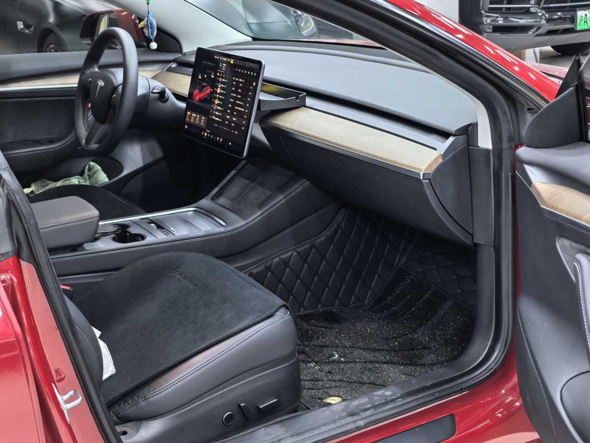 特斯拉 Model 3  2021款 改款 標(biāo)準(zhǔn)續(xù)航后驅(qū)升級(jí)版圖片