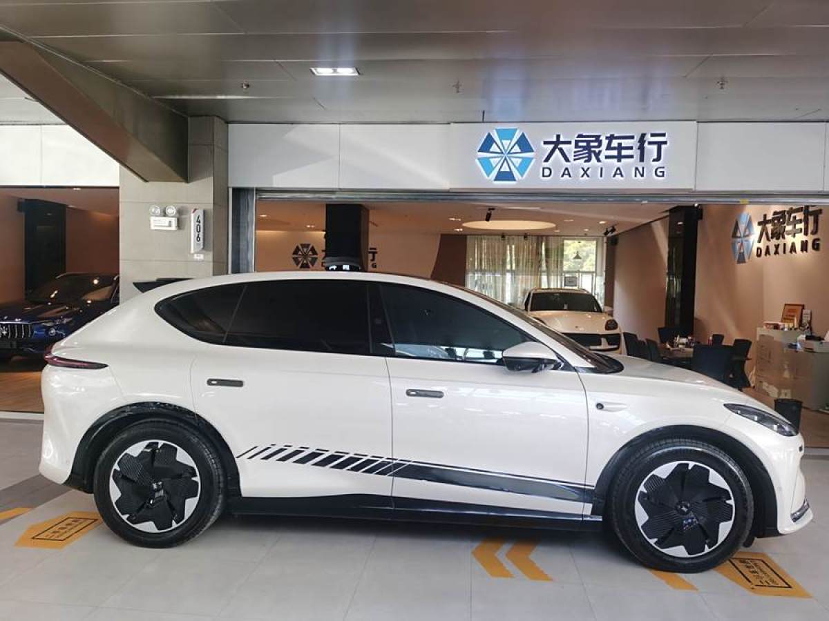 智己 智己LS7  2023款 90kWh Elite后驅(qū)版圖片