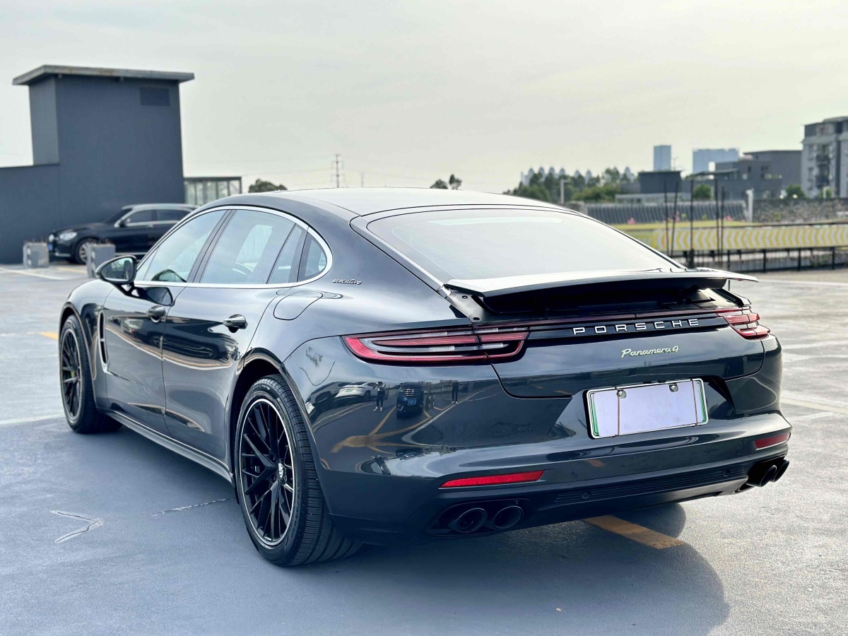 2018年11月保時捷 Panamera新能源  2021款 Panamera 4 E-Hybrid 行政加長版 2.9T