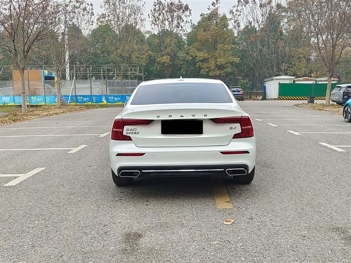 沃爾沃 S60L  2022款 B4 智逸豪華版圖片