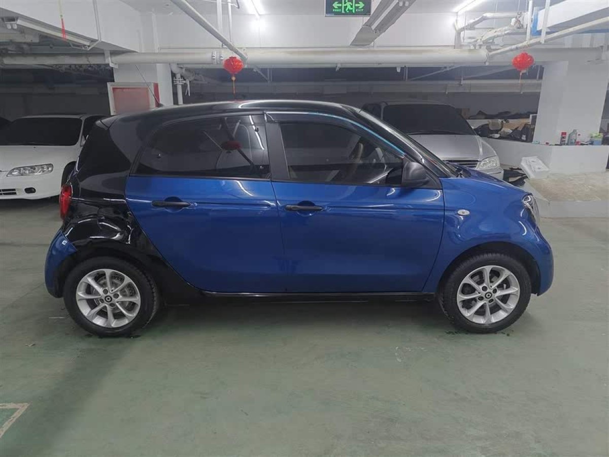 smart forfour  2018款 1.0L 52千瓦靈動版圖片