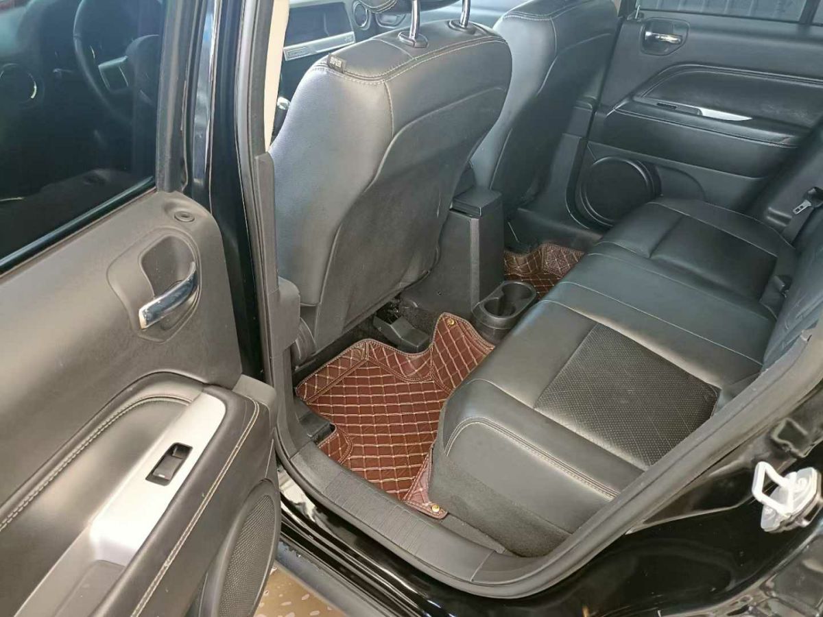 Jeep 指南者  2015款 2.0L 兩驅(qū)豪華版圖片