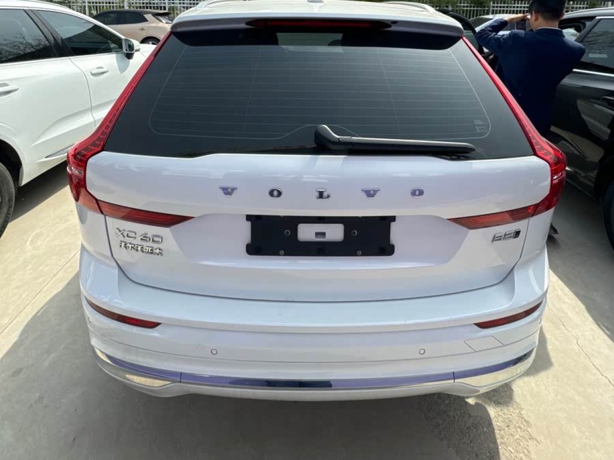 沃爾沃 XC60  2024款 B5 四驅(qū)智逸豪華版圖片