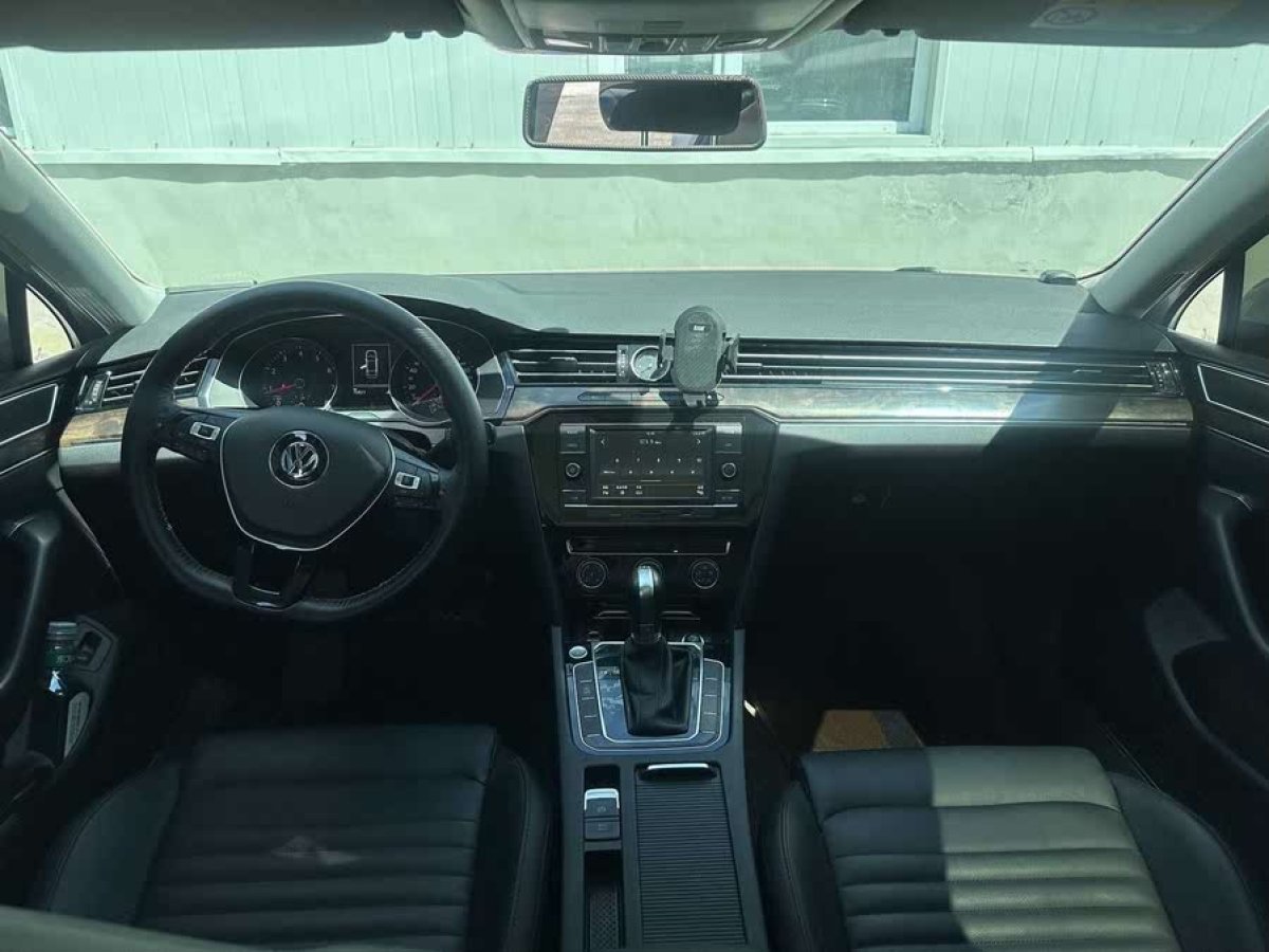 大眾 邁騰  2020款 330TSI DSG 領(lǐng)先型圖片