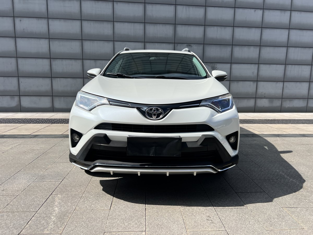 2017年6月豐田 RAV4  2016款 榮放 2.0L CVT兩驅(qū)都市版