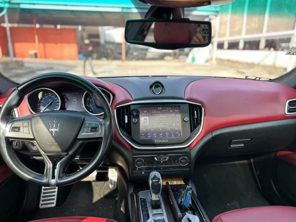 瑪莎拉蒂 Ghibli  2014款 3.0T 標(biāo)準(zhǔn)版圖片