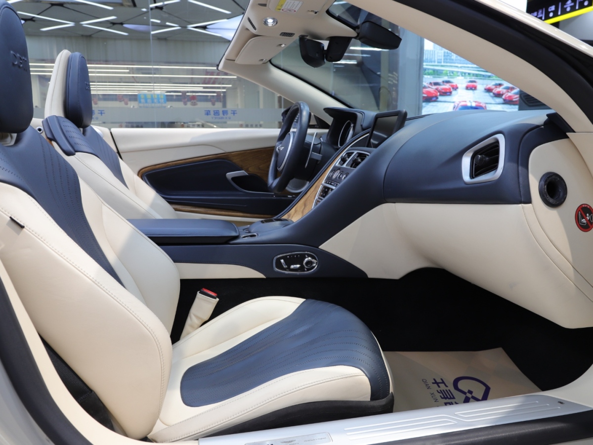 阿斯頓·馬丁 阿斯頓?馬丁DB11  2019款 4.0T V8 Volante圖片