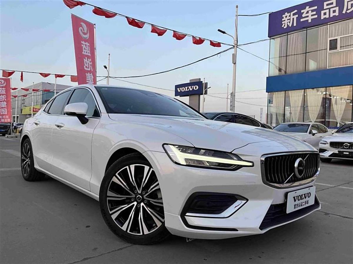 2023年6月沃爾沃 S60L  2023款 B4 智遠(yuǎn)豪華版