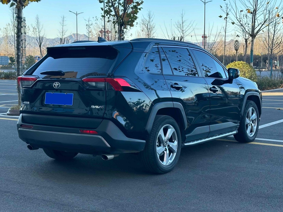 豐田 RAV4  2018款 榮放 2.0L CVT兩驅(qū)風(fēng)尚版圖片