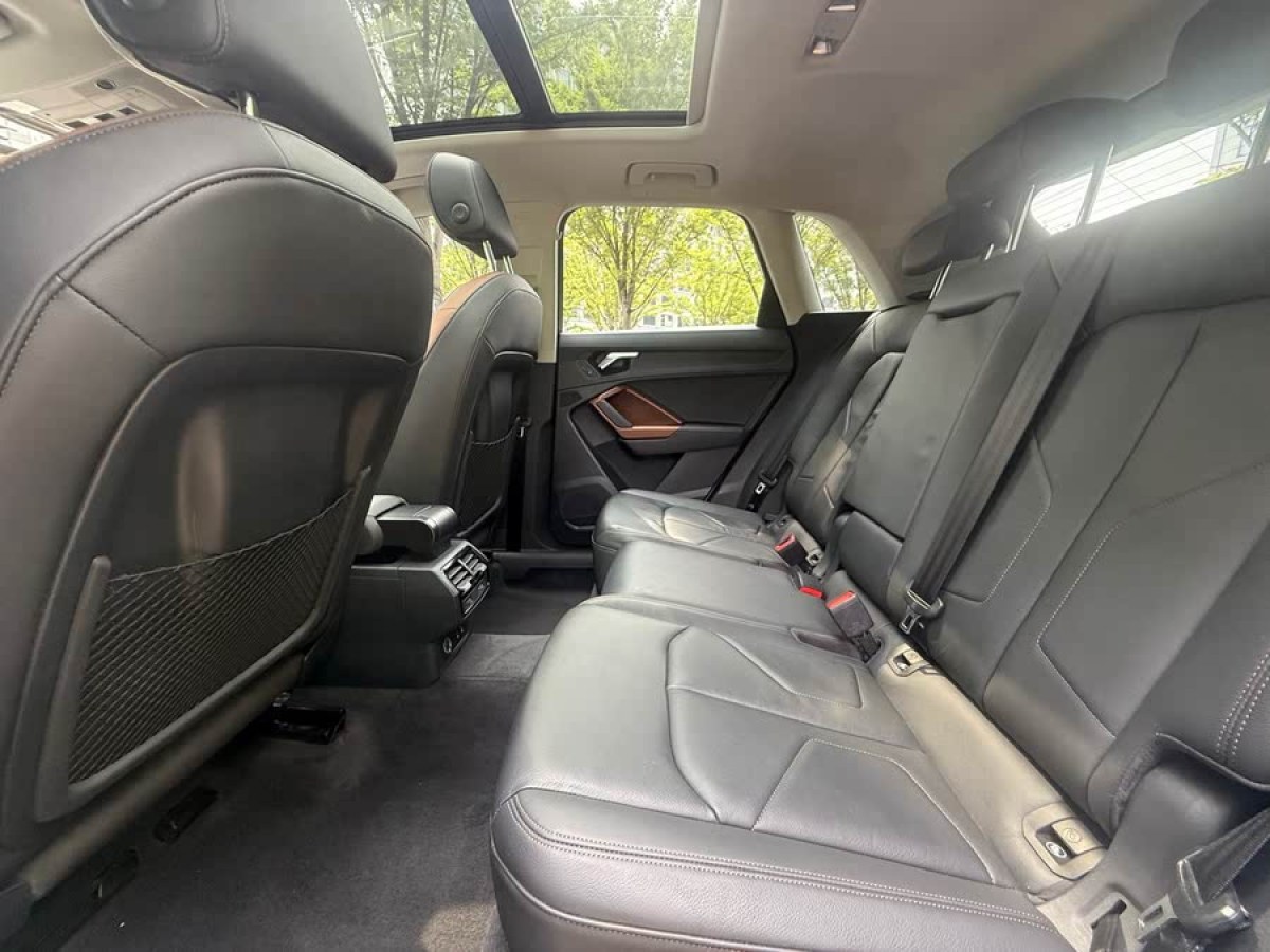 奧迪 奧迪Q3  2021款 35 TFSI 進(jìn)取致雅型圖片