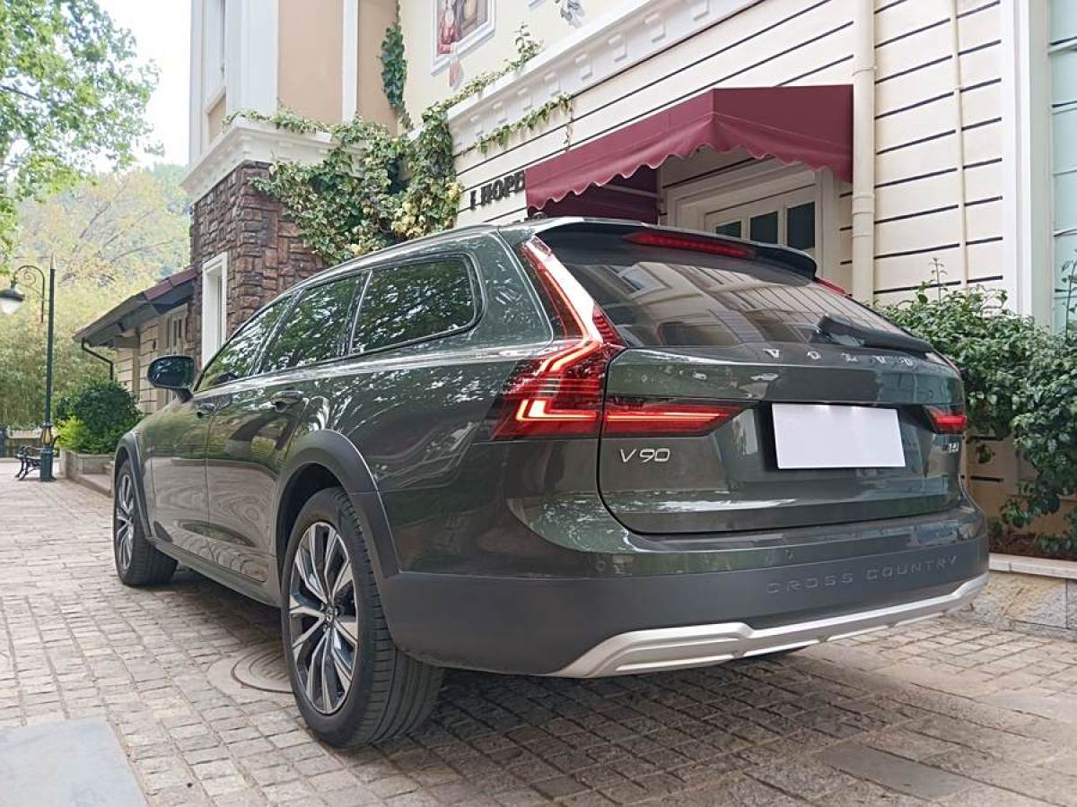 2021年8月沃爾沃 V90  2023款 Cross Country B5 AWD 智遠(yuǎn)版