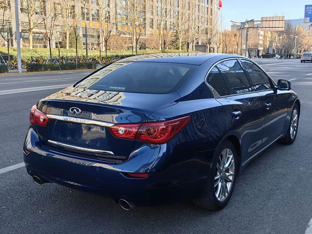 英菲尼迪 Q50L  2016款 2.0T 進(jìn)取版圖片