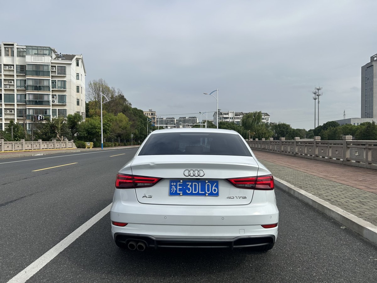 奧迪 奧迪A3  2018款 30周年年型 Limousine 40 TFSI 運(yùn)動(dòng)型圖片