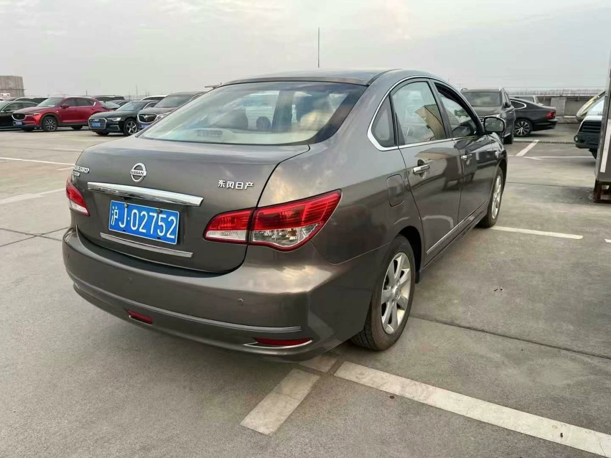 日產(chǎn) 軒逸  2009款 2.0XL CVT科技天窗版圖片