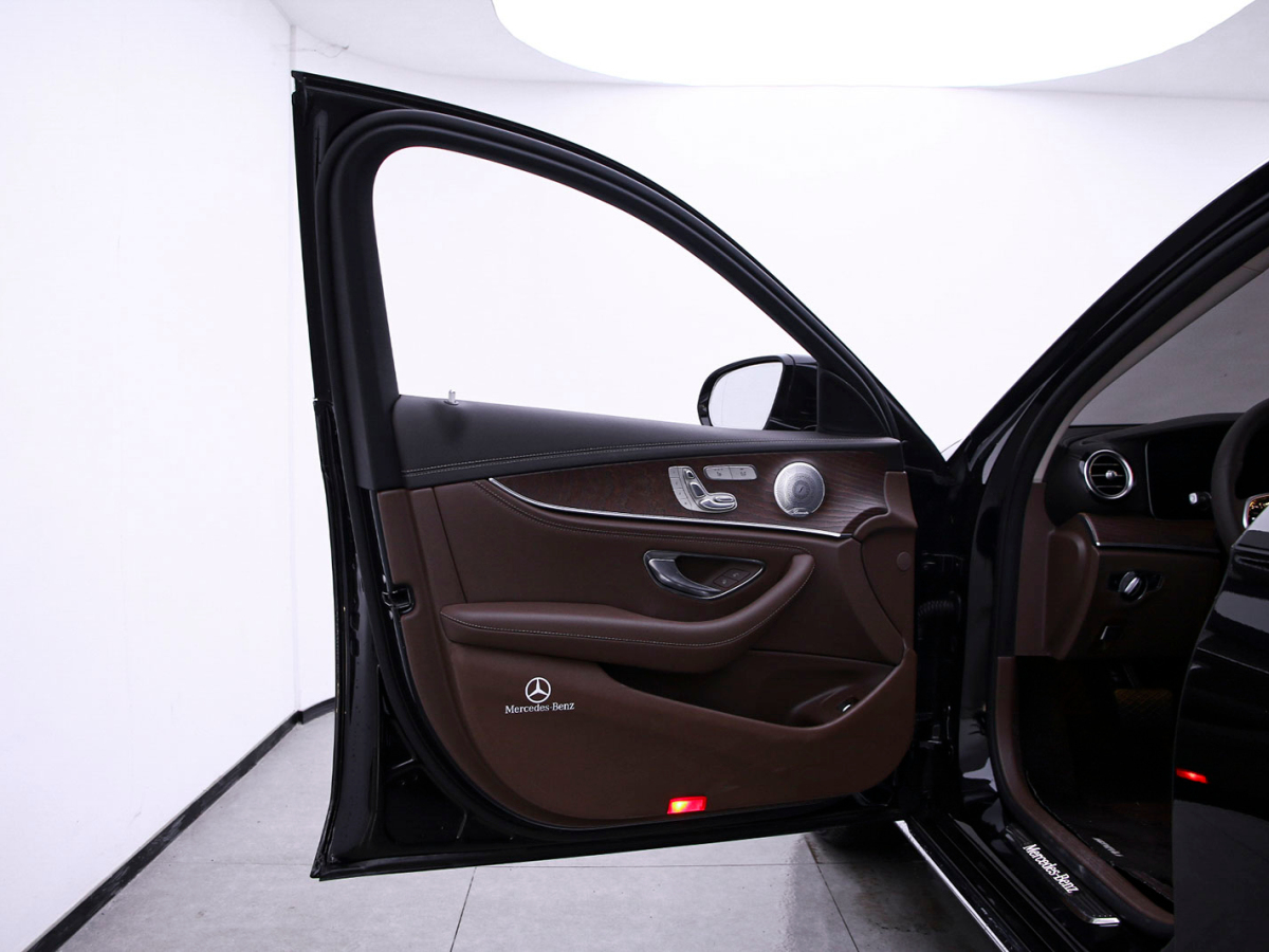 奔驰 奔驰E级  2020款 E 300 L 豪华型图片