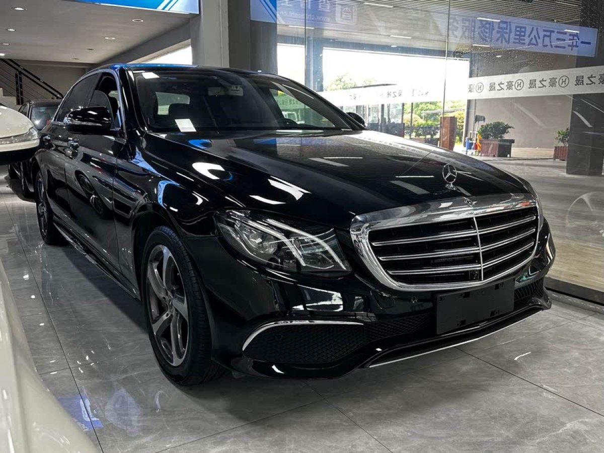 奔馳 奔馳E級  2019款 改款 E 300 L 運(yùn)動時(shí)尚型圖片