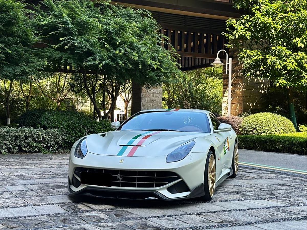 法拉利 F12berlinetta  2013款 6.3L 標(biāo)準(zhǔn)型圖片