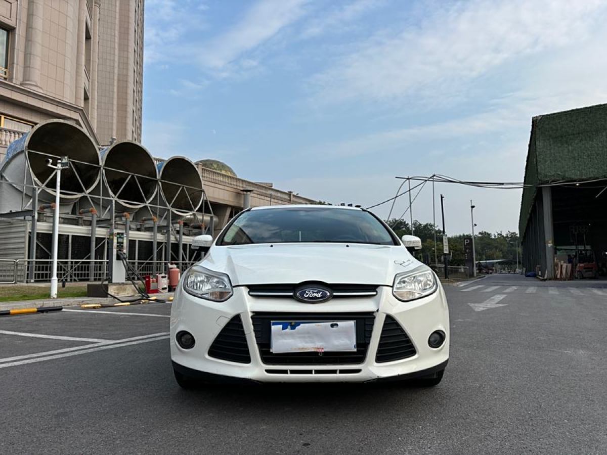 福特 ?？怂? 2012款 兩廂 1.6L 手動舒適型圖片