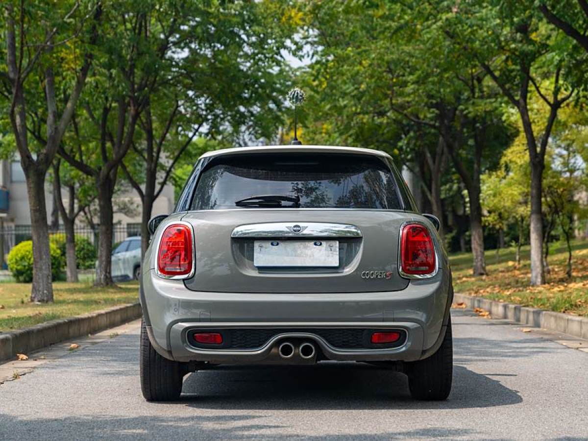 MINI MINI  2021款 2.0T COOPER S 藝術(shù)家 五門版圖片