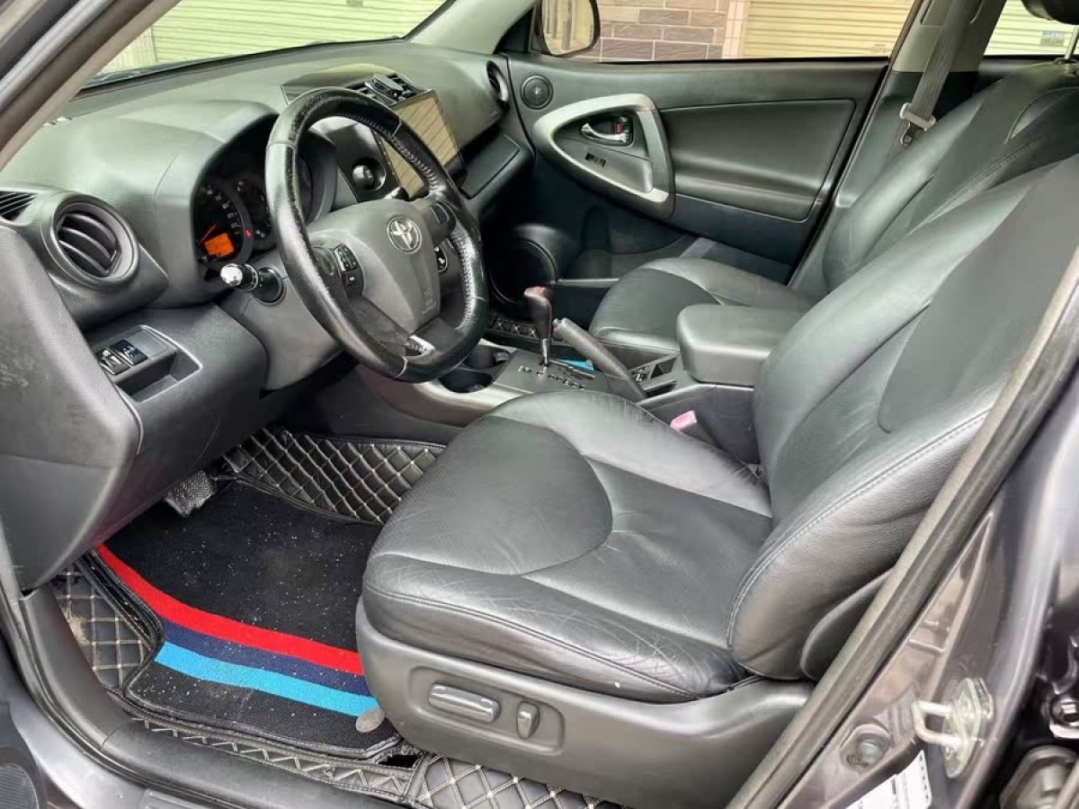 豐田 RAV4榮放  2011款 2.4L 自動四驅(qū)豪華版圖片