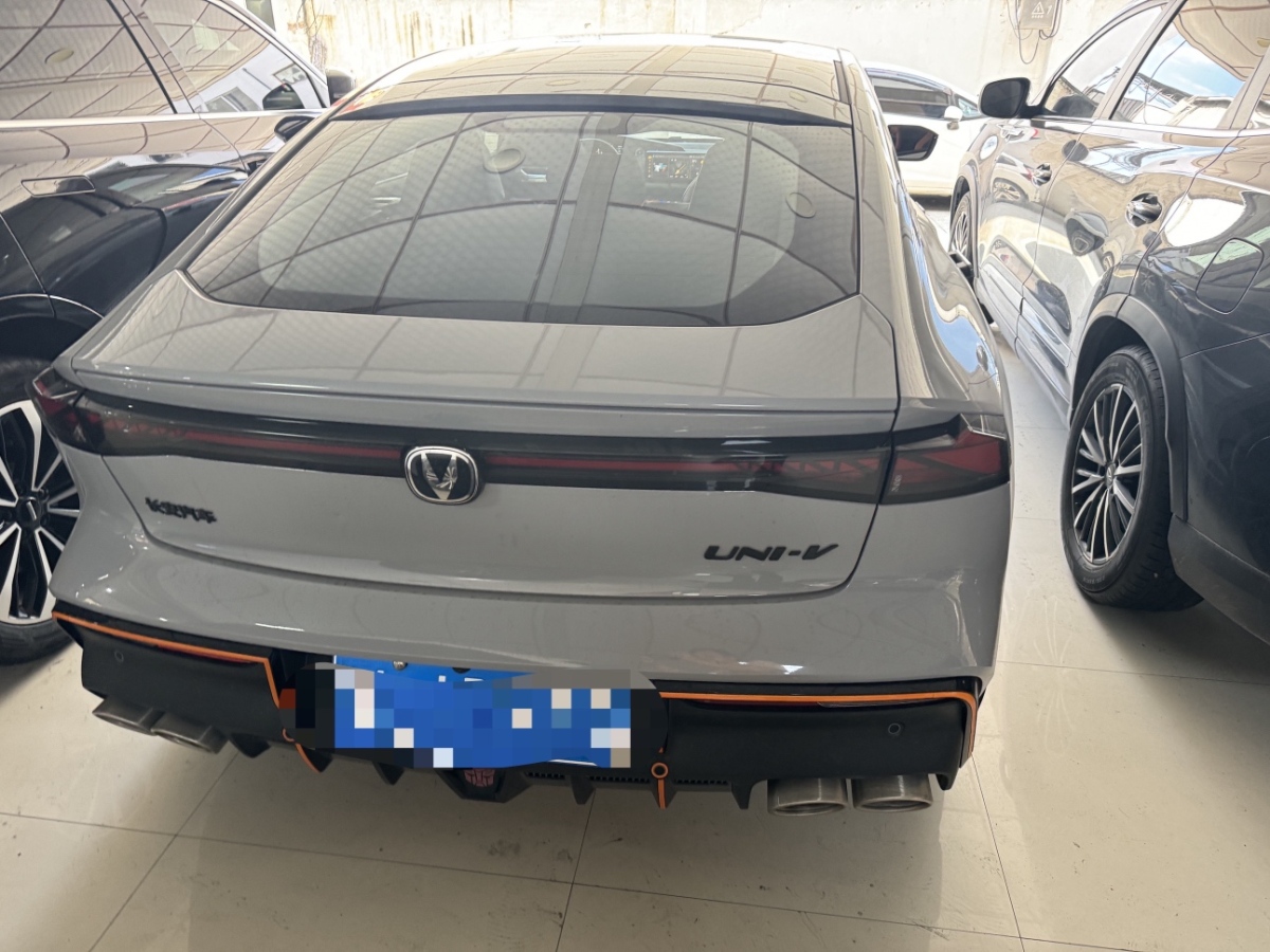 長(zhǎng)安 長(zhǎng)安UNI-V  2023款 2.0T 領(lǐng)速版圖片