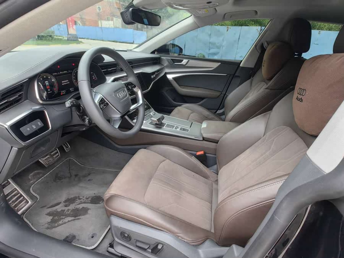 奧迪 奧迪A7L  2022款 45 TFSI S-line 筑夢(mèng)青春版圖片