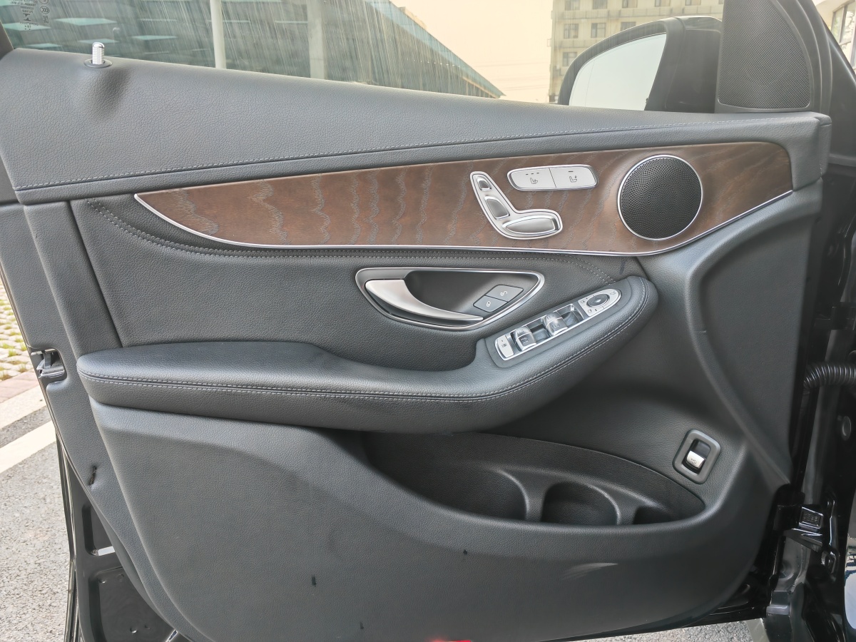 奔驰 奔驰GLC  2020款 改款 GLC 260 L 4MATIC 豪华型图片