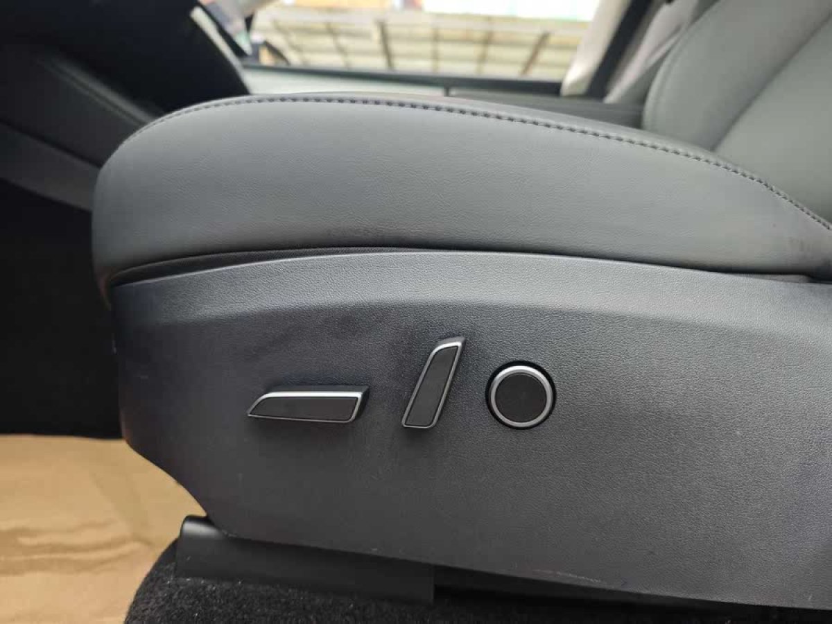 特斯拉 Model Y  2024款 后輪驅動版圖片