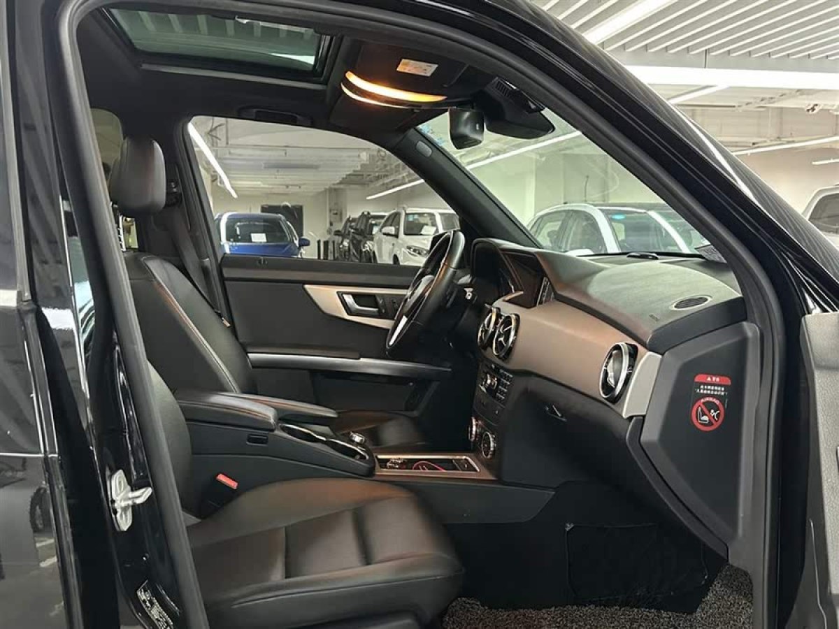 奔馳 奔馳GLK級  2013款 改款 GLK 300 4MATIC 時尚型圖片