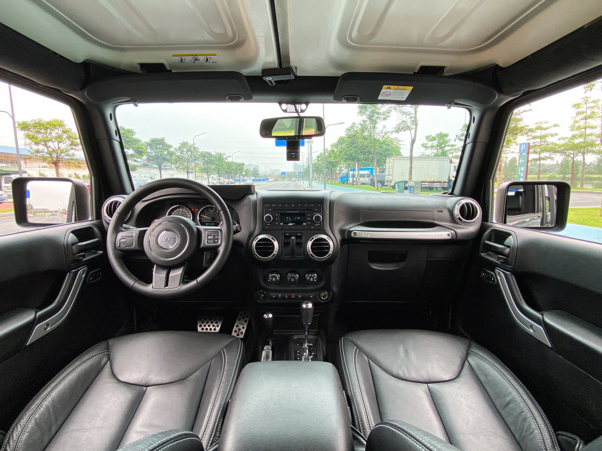 Jeep 牧马人  2015款 3.6L Rubicon 两门舒享版图片