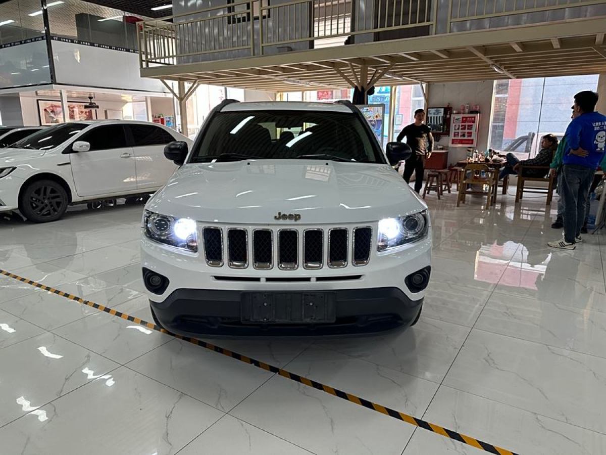 Jeep 指南者  2015款 2.0L 兩驅運動版圖片