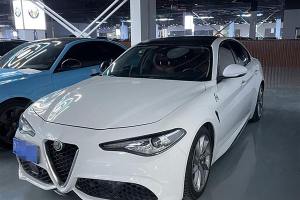 Giulia 阿尔法·罗密欧 2.0T 280HP 豪华运动版