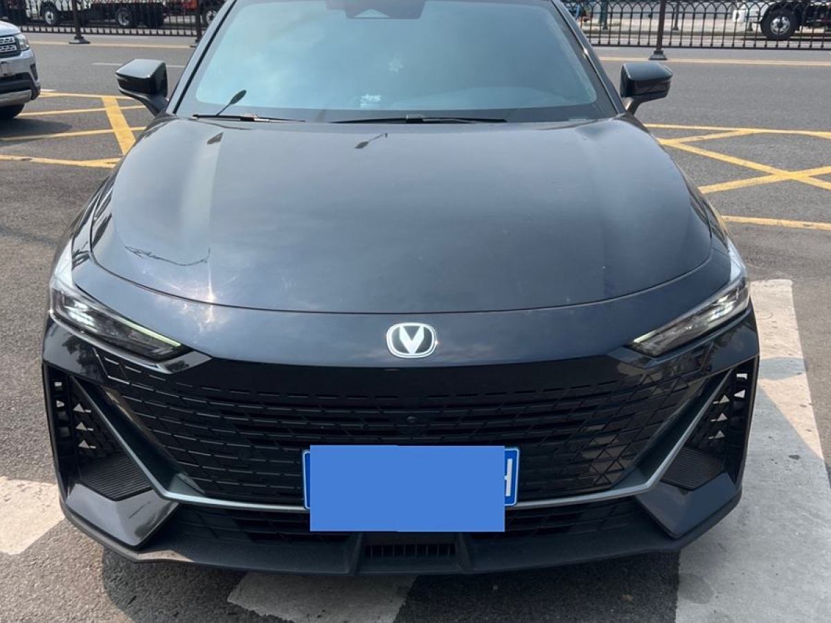 長(zhǎng)安 長(zhǎng)安UNI-V  2022款 1.5T 尊貴型圖片