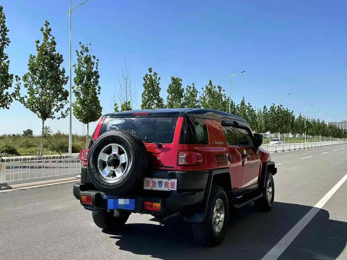 2011年6月豐田 FJ 酷路澤  2013款 4.0L