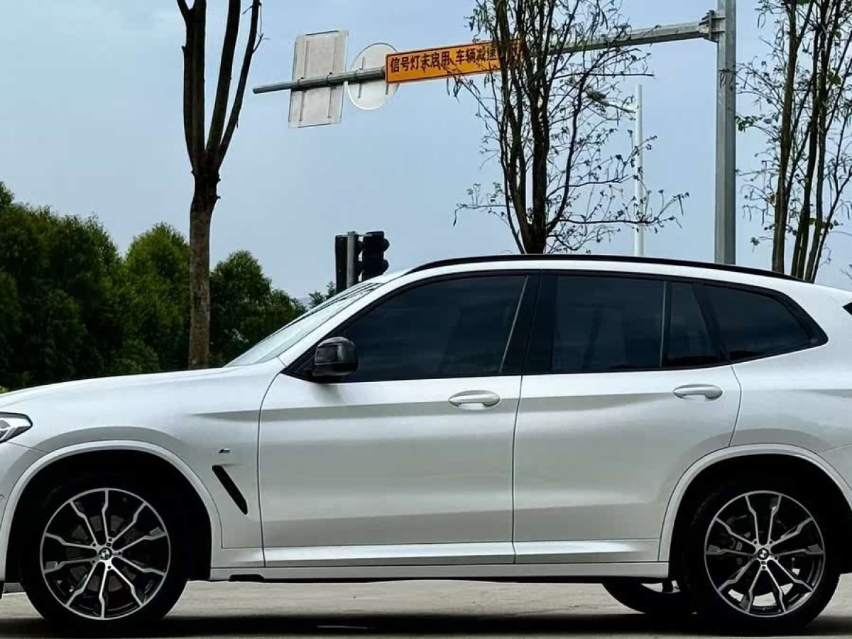 寶馬 寶馬X3  2022款 改款 xDrive30i 領(lǐng)先型 M曜夜套裝圖片
