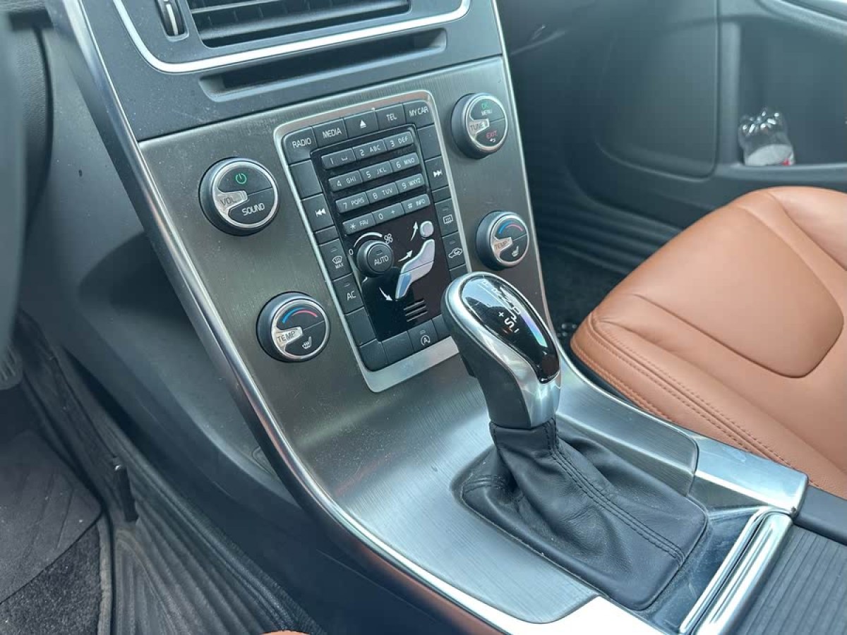 沃爾沃 S60  2014款 S60L 2.0T 智遠版圖片