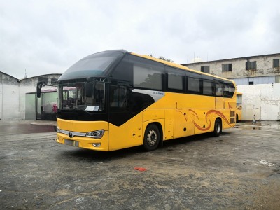  兩臺37座2+1宇通6128保姆車 圖片