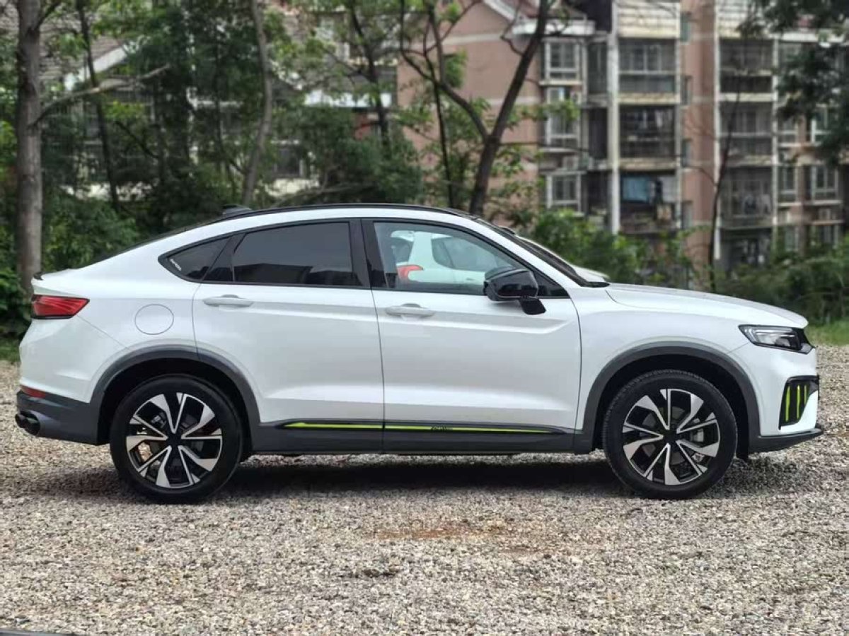 吉利 星越S  2021款 2.0TD 自動兩驅(qū)閃電版圖片