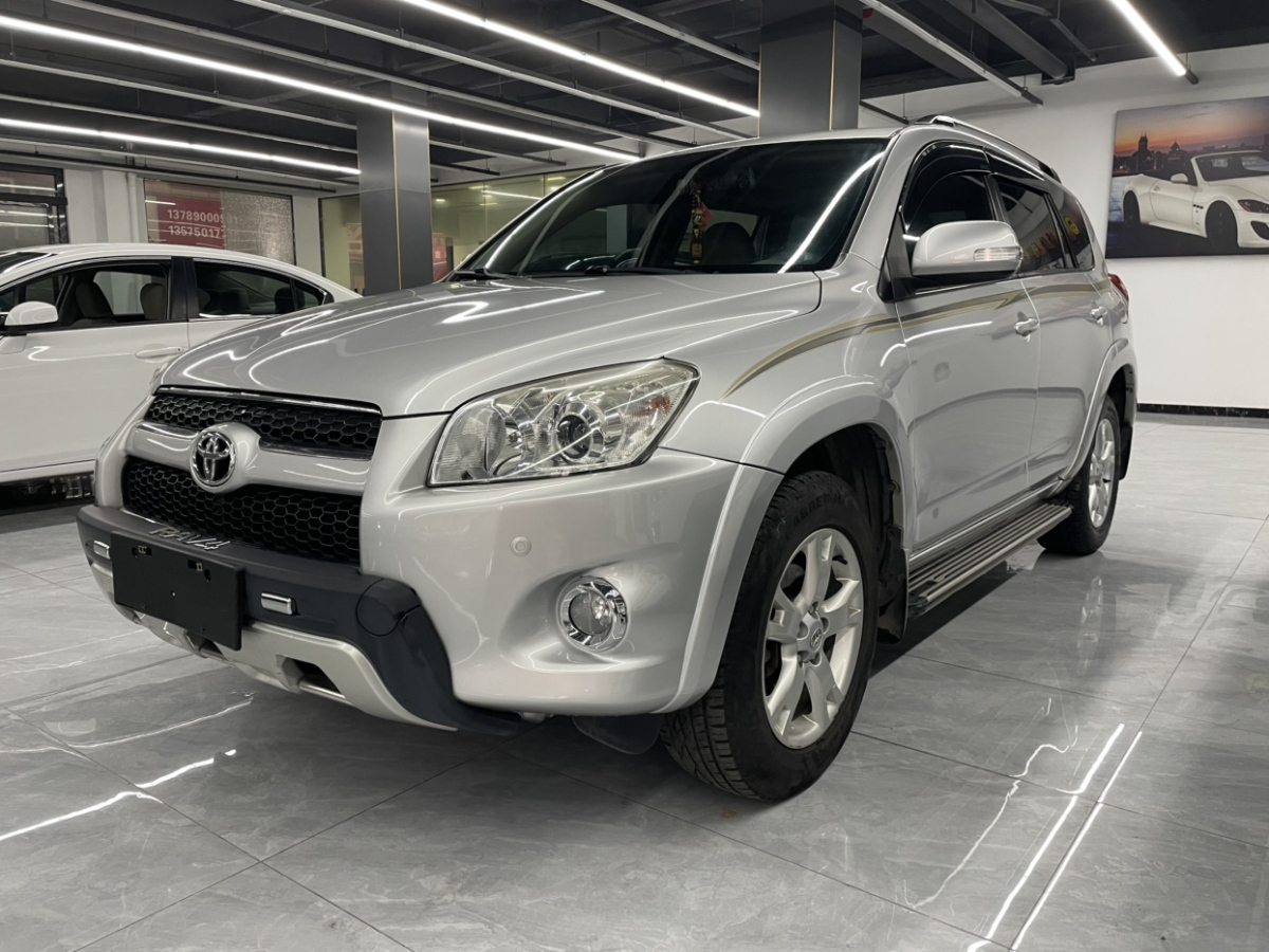 2013年6月豐田 RAV4榮放  2012款 炫裝版 2.4L 自動四驅豪華