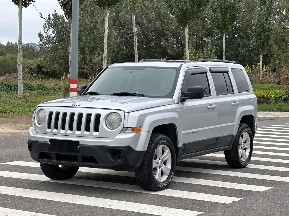 Jeep 自由客  2011款 2.4 運動版圖片