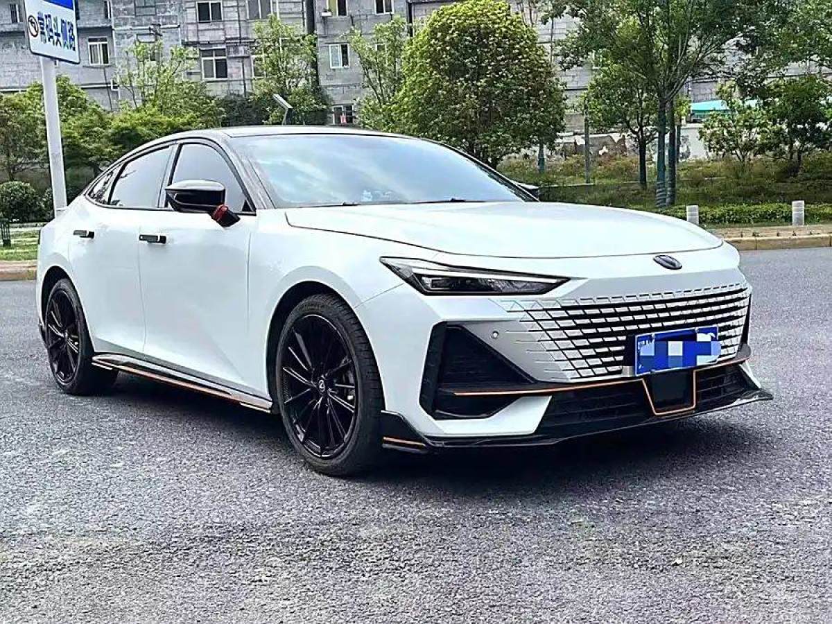 長安 長安UNI-V  2022款 1.5T 運(yùn)動(dòng)版圖片