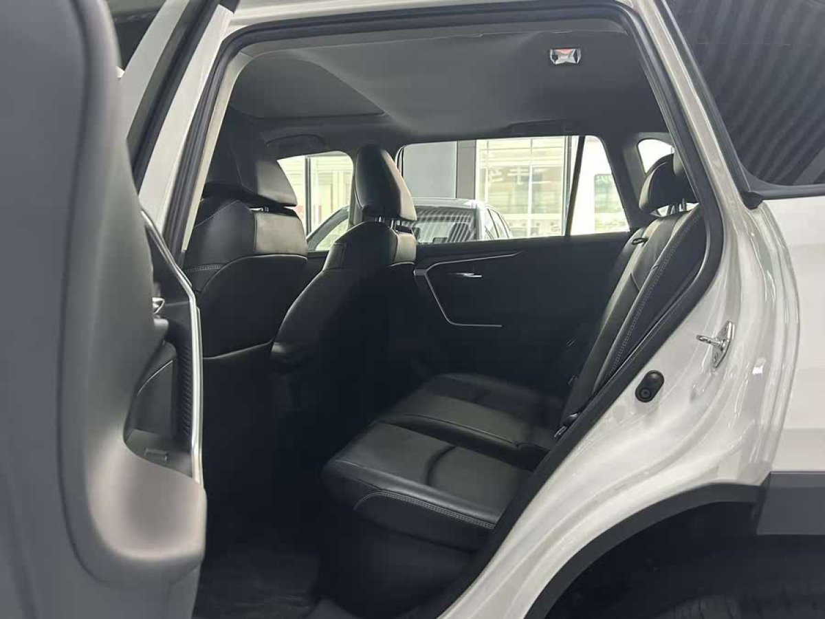 豐田 RAV4榮放  2023款 雙擎 2.5L E-CVT四驅(qū)精英Plus版圖片