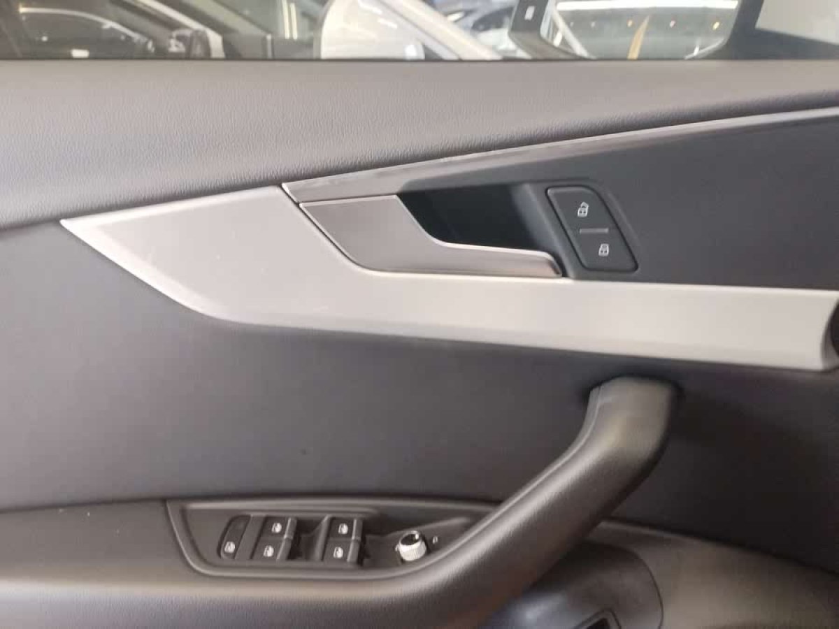 奧迪 奧迪A4L  2022款 40 TFSI 時尚動感型圖片
