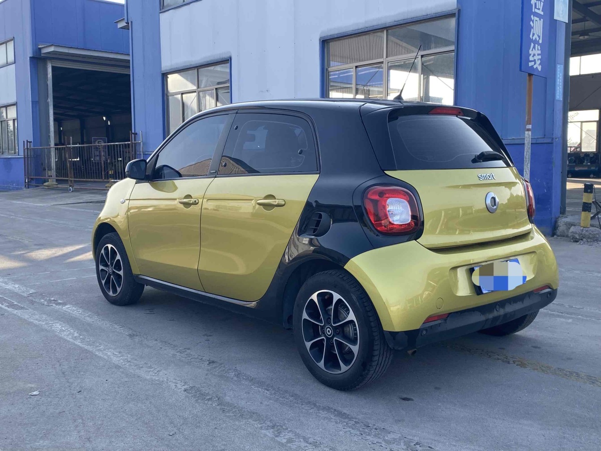 smart forfour  2016款 1.0L 52千瓦靈動(dòng)版圖片