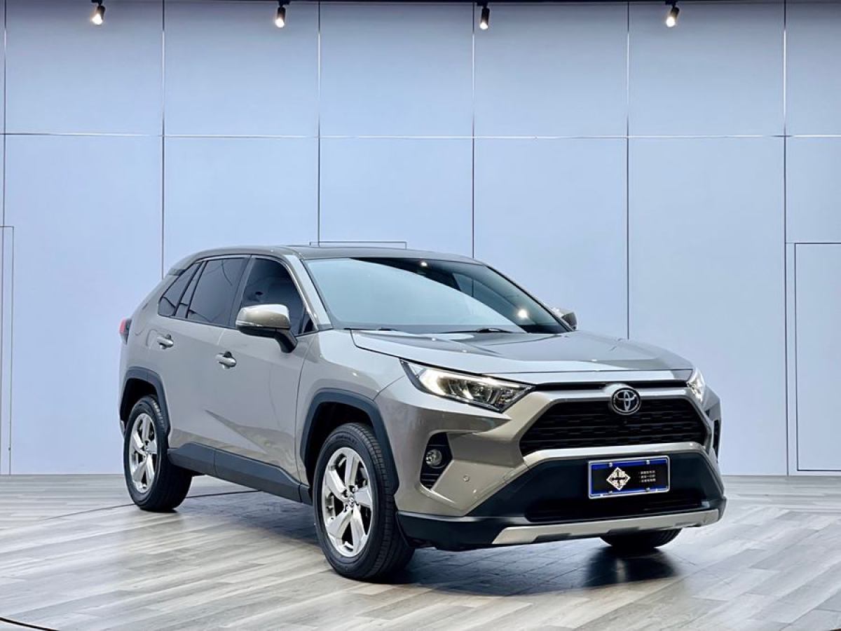 2023年1月豐田 RAV4榮放  2022款 2.0L CVT兩驅(qū)風(fēng)尚版