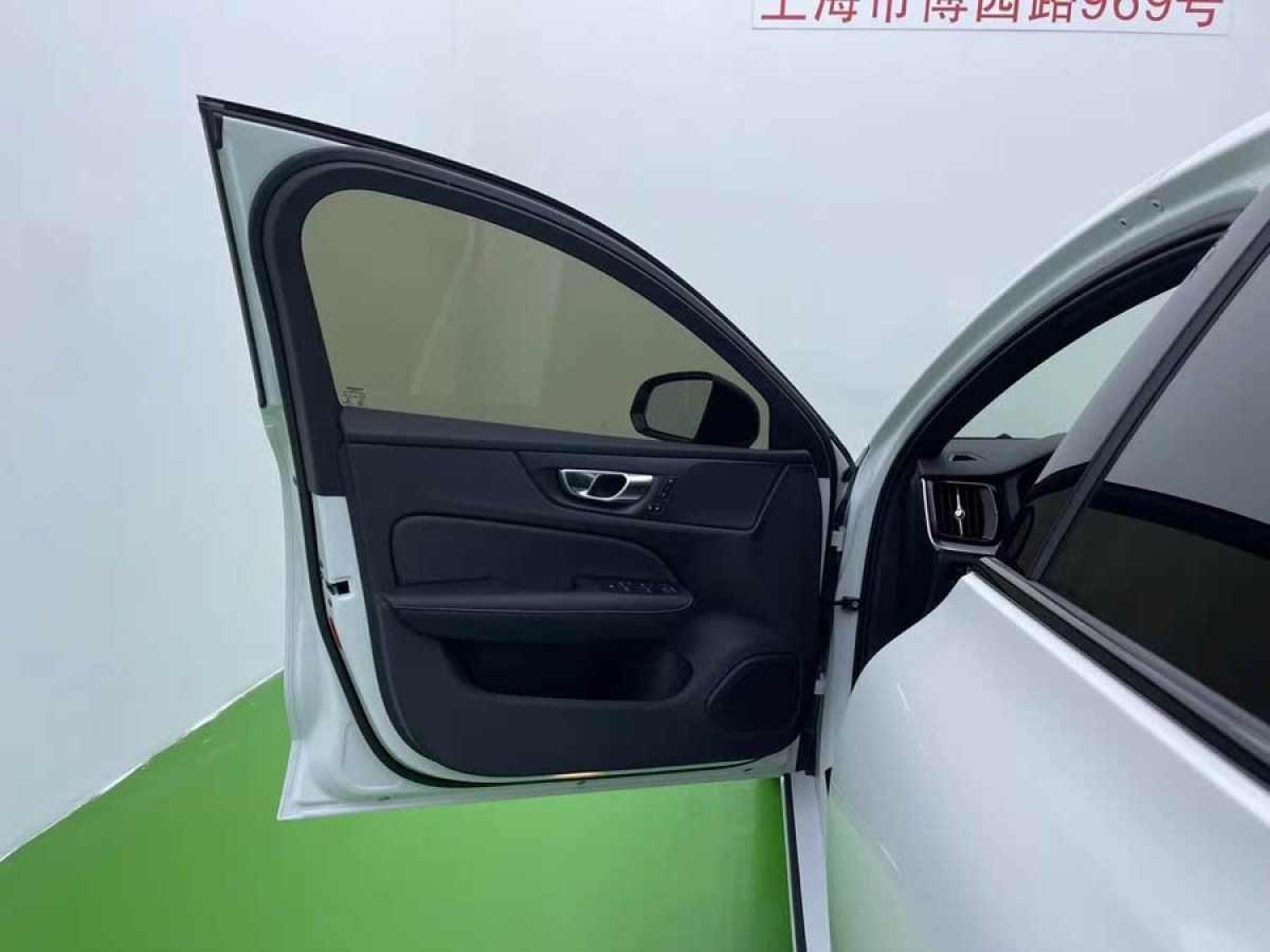 沃爾沃 S60L  2021款 T4 智遠(yuǎn)運(yùn)動(dòng)版圖片