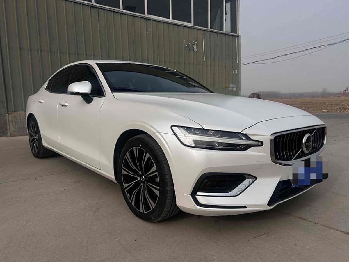 2022年9月沃爾沃 S60L  2023款 B4 智遠(yuǎn)豪華版